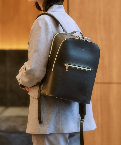 7days Life Styling(セブンデイズライフスタイリング)の「【選べる2サイズ】10ポケットPC収納付き かるいリュックサック(A4対応)(バックパック/リュック・レディース・グレー/ブラック・01/02)」の12枚目の写真