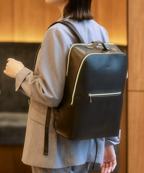 7days Life Styling(セブンデイズライフスタイリング)の「【選べる2サイズ】10ポケットPC収納付き かるいリュックサック(A4対応)(バックパック/リュック・レディース・グレー/ブラック・01/02)」の13枚目の写真