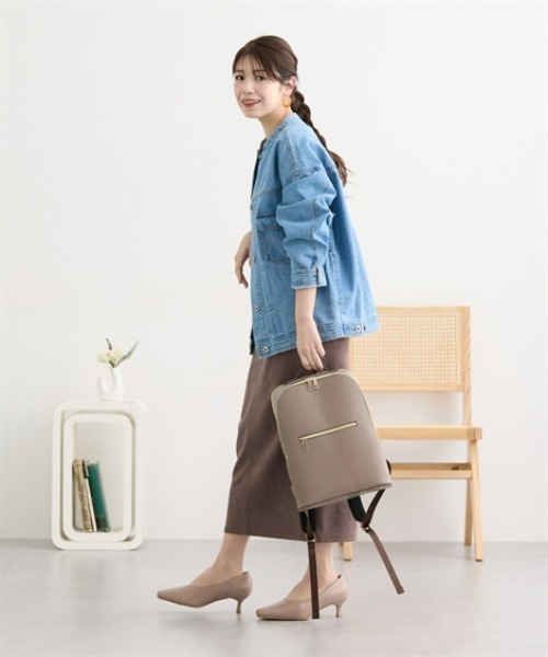 7days Life Styling(セブンデイズライフスタイリング)の「【選べる2サイズ】10ポケットPC収納付き かるいリュックサック(A4対応)(バックパック/リュック・レディース・グレー/ブラック・01/02)」の19枚目の写真