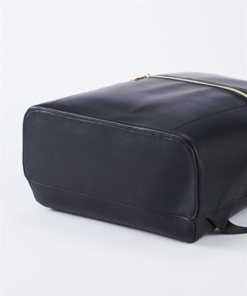 7days Life Styling(セブンデイズライフスタイリング)の「【選べる2サイズ】10ポケットPC収納付き かるいリュックサック(A4対応)(バックパック/リュック・レディース・グレー/ブラック・01/02)」の6枚目の写真