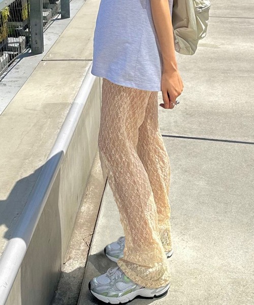 Kuroba(クロバ)の「モチーフレースフレアパンツ(その他パンツ・レディース・ライトベージュ/ブラック/ピンク/ホワイト・FREE)」の3枚目の写真