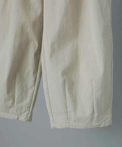 anuke（アンヌーク）の「anuke Twill Cocoon Pants ツイルコクーン