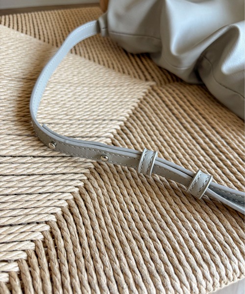 PILIT(ピリット)の「サイドファスナーショルダー(ショルダーバッグ・レディース・グレイッシュベージュ/ブラック・FREE)」の18枚目の写真