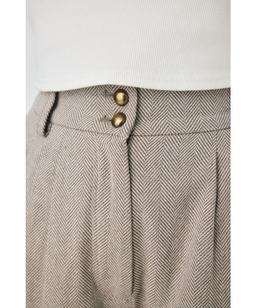 MOUSSY（マウジー）の「【セットアップ対応】THREE TUCK ショーツ（スラックス・レディース・ベージュ/ネイビー/チャコールグレー・1/2）」の12枚目の写真