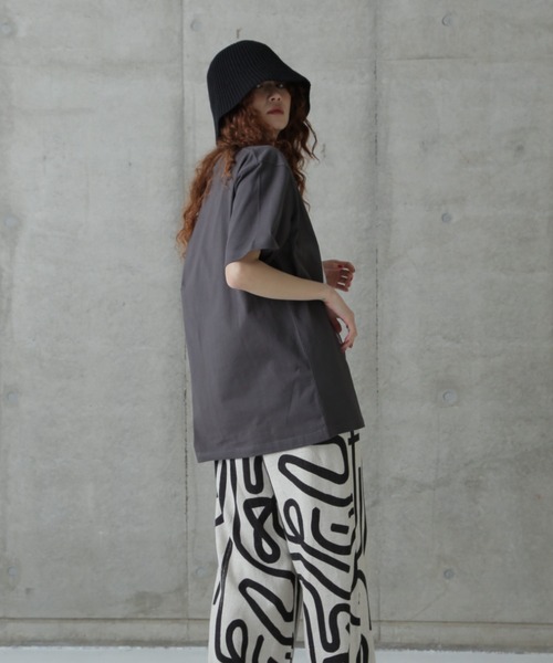 ROSE BUD（ローズバッド）の「【WEB・一部店舗限定】フロントロゴＴシャツ（Tシャツ/カットソー・レディース・グレー/ホワイト/ネイビー・ONE SIZE）」の7枚目の写真