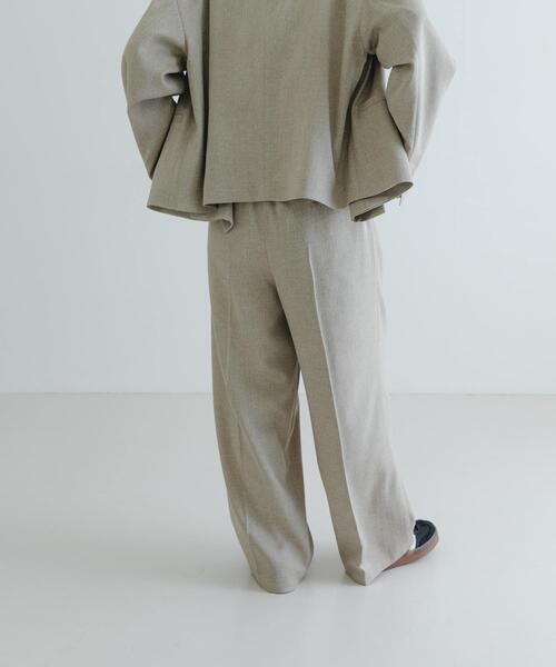 URBAN RESEARCH(アーバンリサーチ)の「『UVカット/吸水速乾/イージーケア』『UR TECH DRYLUXE』ツイードワイドパンツ(その他パンツ・レディース・ベージュ/グレー・36/38)」の5枚目の写真