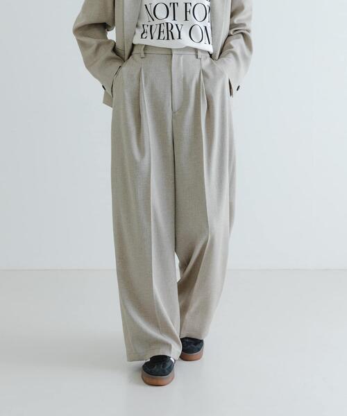 URBAN RESEARCH(アーバンリサーチ)の「『UVカット/吸水速乾/イージーケア』『UR TECH DRYLUXE』ツイードワイドパンツ(その他パンツ・レディース・ベージュ/グレー・36/38)」の7枚目の写真