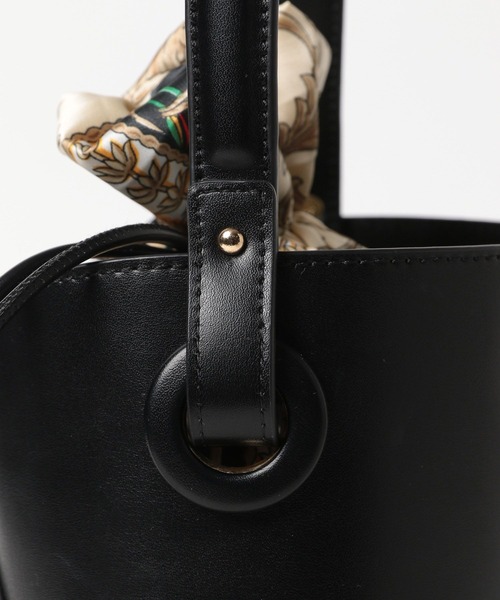 Andemiu（アンデミュウ）の「スカーフバケツバック322616（ショルダーバッグ・レディース・ブラック/ベージュ・FREE）」の10枚目の写真