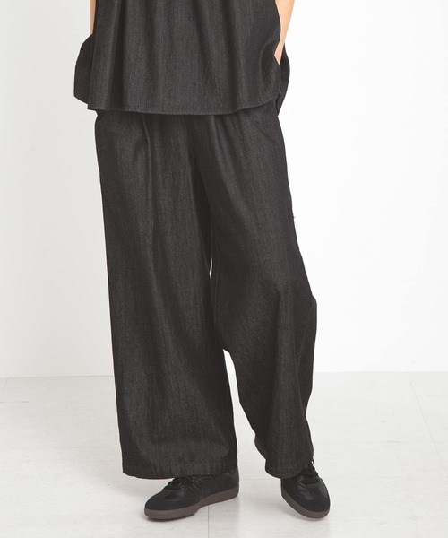 URBAN RESEARCH Sonny Label(アーバンリサーチサニーレーベル)の「デニムキャミ×パンツセットアップ(セットアップ・レディース・ブラック/インディゴブルー・FREE)」の11枚目の写真