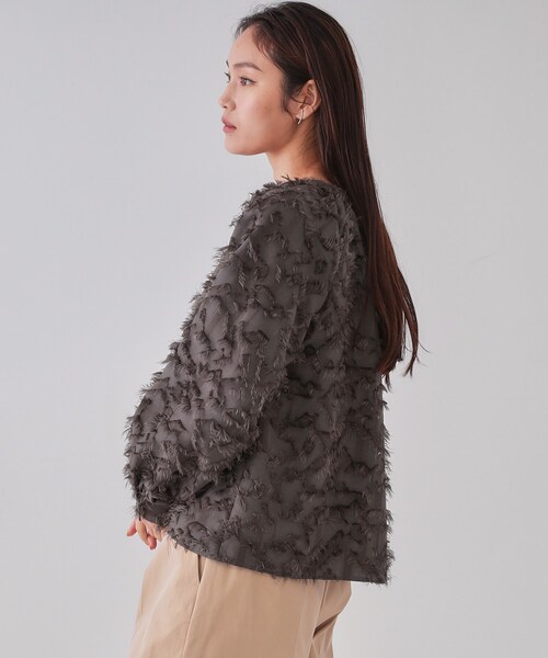 OPAQUE.CLIP（オペークドットクリップ）の「《VERY掲載》フリンジジャカードブラウス【洗濯機洗い可】（シャツ/ブラウス・レディース・ライトグリーン/オフホワイト/チャコールグレー・38/40/42）」の8枚目の写真