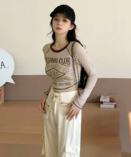 VIBGYOR(ヴィブジョー)の「【EIZZ/アイズ】ヴィンテージ風 ショート丈 トップス(Tシャツ/カットソー・レディース・ベージュ/ワイン・FREE)」の6枚目の写真