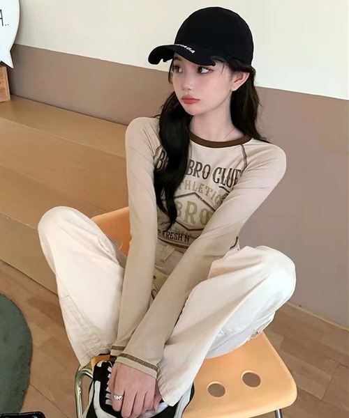 VIBGYOR(ヴィブジョー)の「【EIZZ/アイズ】ヴィンテージ風 ショート丈 トップス(Tシャツ/カットソー・レディース・ベージュ/ワイン・FREE)」の8枚目の写真