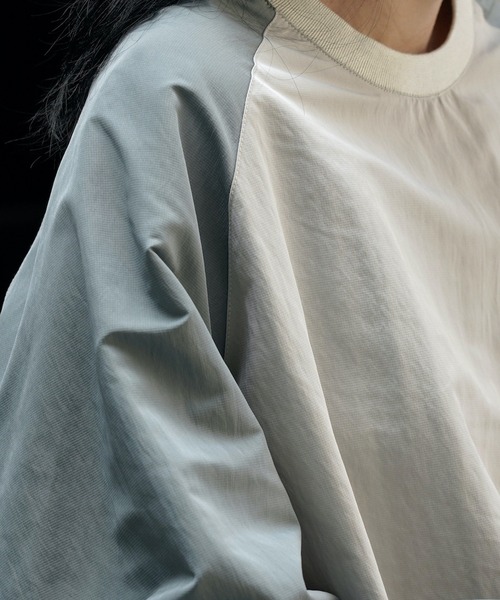 SUWDEE(スーディー)の「bicolor raglan sleeve oversize pullover(その他トップス・レディース・ブラック/グレー・FREE)」の3枚目の写真