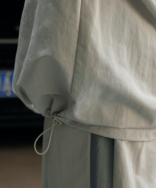 SUWDEE(スーディー)の「bicolor raglan sleeve oversize pullover(その他トップス・レディース・ブラック/グレー・FREE)」の4枚目の写真