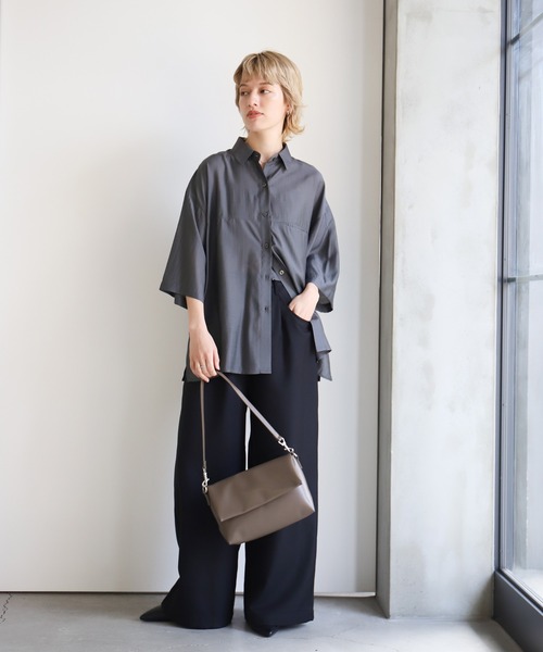 select MOCA（セレクトモカ）の「ハーフスリーブビッグシアーシャツ（シャツ/ブラウス・レディース・ブラウン/イエロー/オフホワイト/チャコールグレー・FREE）」の8枚目の写真