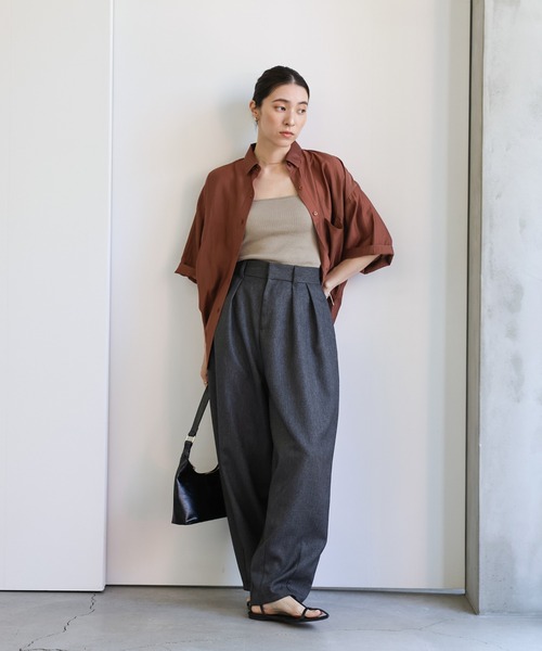 select MOCA（セレクトモカ）の「ハーフスリーブビッグシアーシャツ（シャツ/ブラウス・レディース・ブラウン/イエロー/オフホワイト/チャコールグレー・FREE）」の6枚目の写真