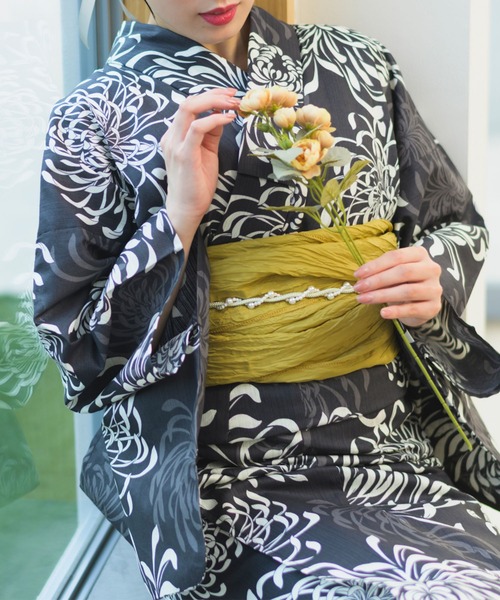 CELEN(セレン)の「【下駄付き兵児帯ゆかた5点セット】浴衣・兵児帯・腰紐2本・下駄《夏宵浴衣》(浴衣・レディース・ネイビー系/ホワイト系/ブルー系/ブラック系1/アイボリー系1/アイボリー系2/グレー系/ブラック系2・FREE)」の3枚目の写真