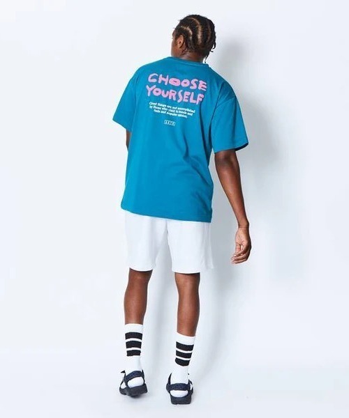 AKTR(アクター)の「AKTR CHOOSE YOURSELF COTTON TEE(アクター チューズ ユアセルフ コットン ティー)(Tシャツ/カットソー・メンズ・ブラック/ブルー/ホワイト・MEDIUM/LARGE/X-LARGE/XX-LARGE)」の3枚目の写真