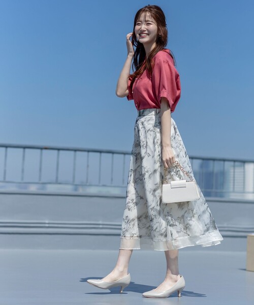 ANY SIS(エニィスィス)の「スムージーポリエステル 2WAY ブラウス(シャツ/ブラウス・レディース・ダルブルー系/レッド系/ダークブラウン系9/ネイビー系/ライトグリーン系9・2)」の6枚目の写真