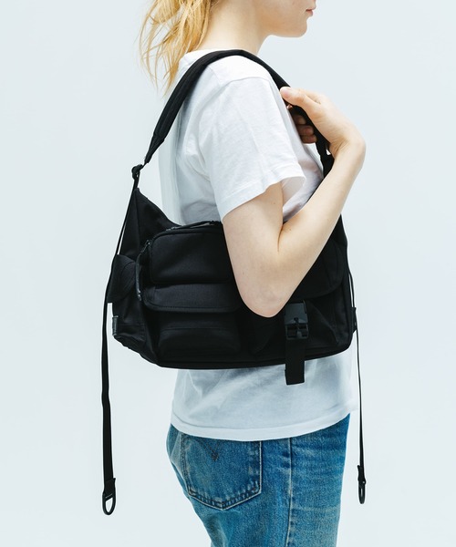 BAICYCLON by Bagjack（バイシクロン バイ バグジャック）の「【BAICYCLON】MULTI POCKETS SHOUDER BAG SMALL BCL-85（ショルダーバッグ・メンズ・ブラック/ブラック系その他2・FREE）」の3枚目の写真