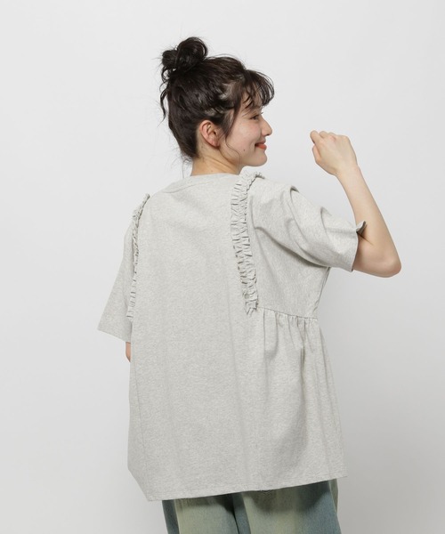 WIGGLE WIGGLE(ウィグルウィグル)の「【wiggle wiggle(ウィグルウィグル)】コラボ フリルアソートロゴTシャツ(Tシャツ/カットソー・レディース・チャコール/グレー/オフホワイト・LARGE/MEDIUM)」の9枚目の写真