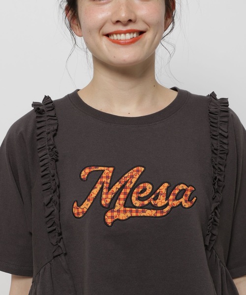 WIGGLE WIGGLE(ウィグルウィグル)の「【wiggle wiggle(ウィグルウィグル)】コラボ フリルアソートロゴTシャツ(Tシャツ/カットソー・レディース・チャコール/グレー/オフホワイト・LARGE/MEDIUM)」の16枚目の写真