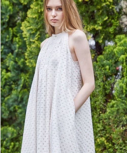 ERADIE（エラディエ）の「Cotton lace halterneck one-piece コットンレースホルターワンピース（ワンピース・レディース・レッド/ホワイト・FREE）」の5枚目の写真