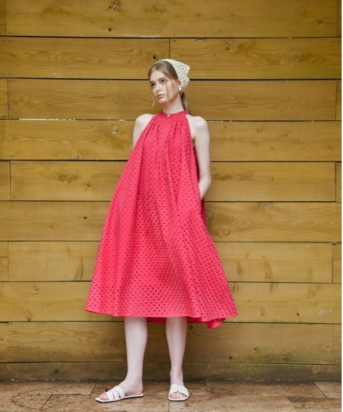 ERADIE（エラディエ）の「Cotton lace halterneck one-piece コットンレースホルターワンピース（ワンピース・レディース・レッド/ホワイト・FREE）」の16枚目の写真