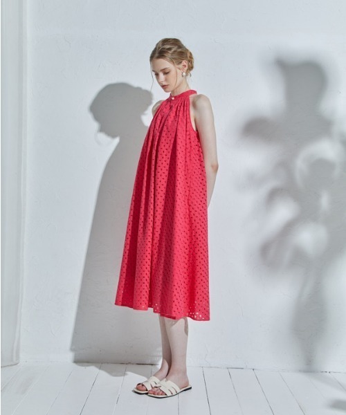 ERADIE（エラディエ）の「Cotton lace halterneck one-piece コットンレースホルターワンピース（ワンピース・レディース・レッド/ホワイト・FREE）」の11枚目の写真