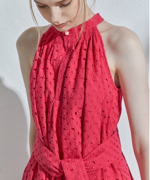 ERADIE（エラディエ）の「Cotton lace halterneck one-piece コットンレースホルターワンピース（ワンピース・レディース・レッド/ホワイト・FREE）」の18枚目の写真