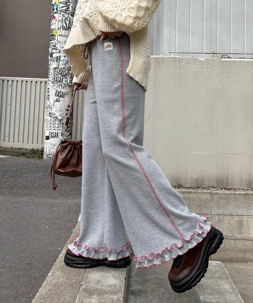 HELLO.SANFRANCISCO(ハローサンフランシスコ)の「【HELLO.SANFRANCISCO】ワッフルフレアパンツ(その他パンツ・レディース・グレー/オフホワイト/ブルー/オレンジ/ブラック/パープル/イエロー・SMALL/MEDIUM)」の4枚目の写真