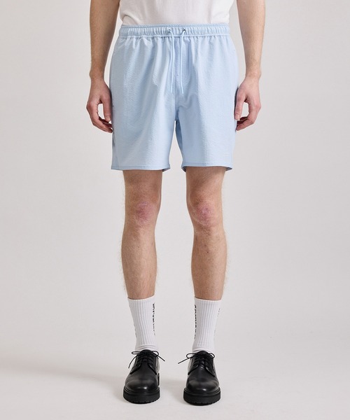 Saturdays NYC(サタデーズ ニューヨークシティ )の「Timothy Seersucker Stripe Swim Short(その他パンツ・メンズ・ブラック/サックスブルー・L/M/XL/X-SMALL/S)」の2枚目の写真