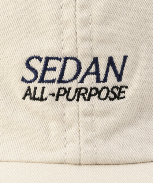 SEDAN ALL-PURPOSE（セダンオールパーパス）の「SEDAN ALL-PURPOSE | OG Logo Cotton Twill BB Cap MEN（キャップ・メンズ・アイボリー/イエロー/ネイビー・ONE）」の4枚目の写真