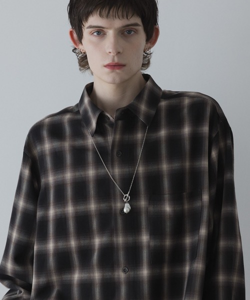 remer(リメール)の「loose basic oversize shirt - ombre check / ルーズベーシックオーバーサイズシャツ - オンブレチェック(シャツ/ブラウス・メンズ・ブラウン/ブラック・LARGE/MEDIUM/SMALL/X-SMALL)」の11枚目の写真