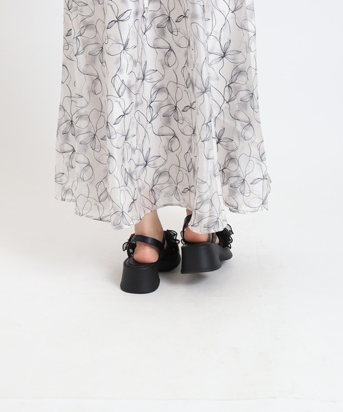 ASTORIA ODIER（アストリアオディール）の「シアークロスフリル厚底サンダル（サンダル・レディース・アイボリー/ブラック/ライトグレー・MEDIUM/LARGE/SMALL）」の9枚目の写真