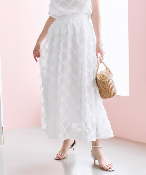La boutique BonBon（ラブティックボンボン）の「【セットアップ可】シアーローズギャザースカート（スカート・レディース・ブラック/ホワイト・38/36）」の2枚目の写真