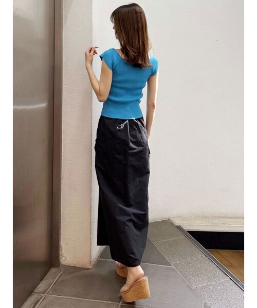 MERCURYDUO（マーキュリーデュオ）の「フロントホックリブニット（ニット/セーター・レディース・ブラウン/ブラック/オフホワイト/ブルー・FREE）」の18枚目の写真