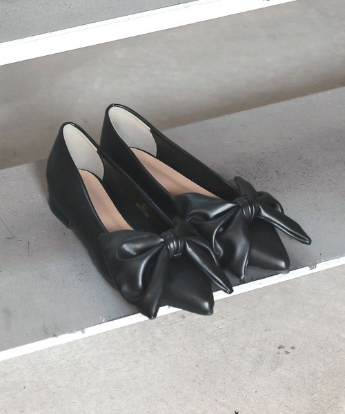 DONOBAN（ドノバン）の「ビックリボンパンプス（パンプス・レディース・ブラック/シルバー・24.5cm/23.5cm/22.5cm）」の4枚目の写真