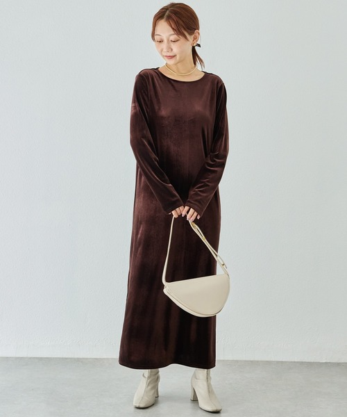 LAVEANGE(ラビアンジェ)の「ベロアワンピース(ワンピース・レディース・ブラウン/ブラック・M/LL/3L/4L/5L)」の10枚目の写真
