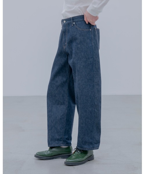 uniform experiment(ユニフォームエクスペリメント)の「RIGID DENIM WIDE-FIT JEANS(デニムパンツ・メンズ・インディゴブルー・2/1/4/3/5)」の2枚目の写真