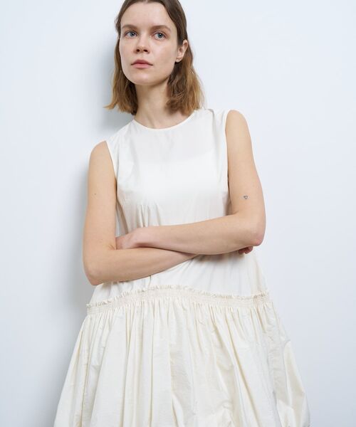 LANVIN en Bleu（ランバンオンブルー）の「ライトタフタチュニックワンピース（ワンピース・レディース・オフホワイト/ブラック/オレンジ・38）」の16枚目の写真