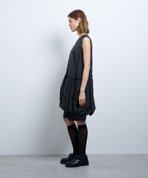 LANVIN en Bleu（ランバンオンブルー）の「ライトタフタチュニックワンピース（ワンピース・レディース・オフホワイト/ブラック/オレンジ・38）」の20枚目の写真