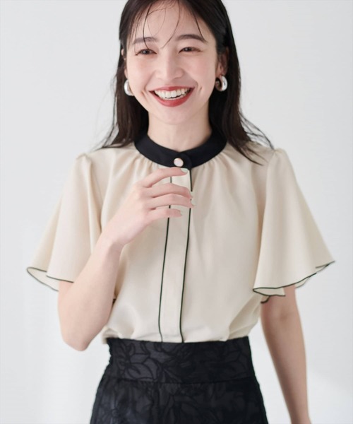 natural couture(ナチュラルクチュール)の「デザイン釦配色フレア袖ブラウス(シャツ/ブラウス・レディース・オフホワイト/ドット/モカ/ネイビー/グレー/ホワイト系その他・FREE)」の8枚目の写真