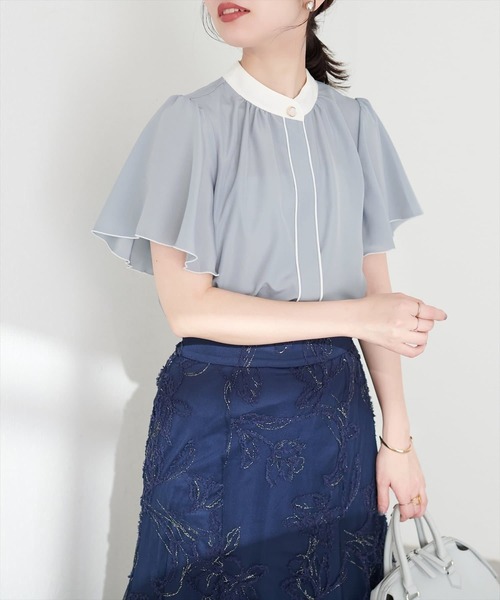 natural couture(ナチュラルクチュール)の「デザイン釦配色フレア袖ブラウス(シャツ/ブラウス・レディース・オフホワイト/ドット/モカ/ネイビー/グレー/ホワイト系その他・FREE)」の13枚目の写真