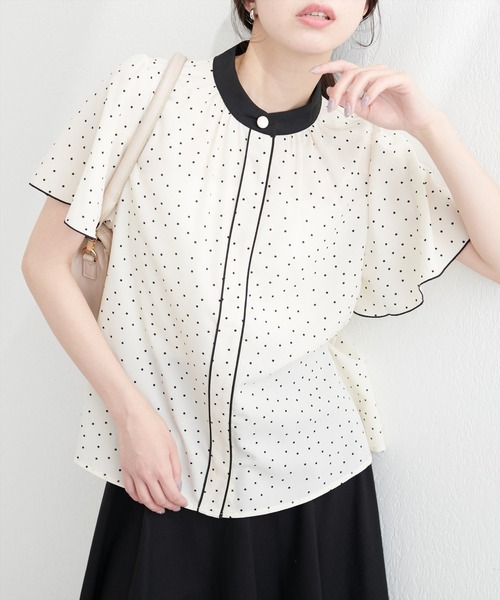 natural couture(ナチュラルクチュール)の「デザイン釦配色フレア袖ブラウス(シャツ/ブラウス・レディース・オフホワイト/ドット/モカ/ネイビー/グレー/ホワイト系その他・FREE)」の17枚目の写真