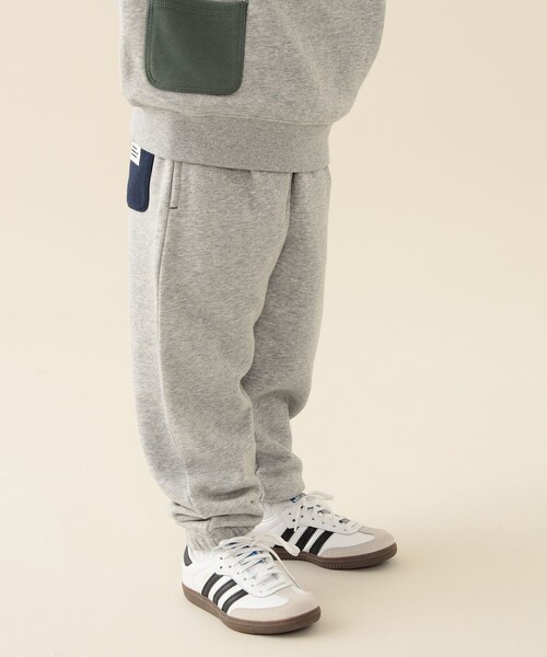 BEAMS mini（ビームスミニ）の「タック スマイル スウェット パンツ 2025FW（90～140cm）（スウェットパンツ・キッズ・オリーブ/ライトグレー/インディゴブルー・140/130/90/100/120/110）」の5枚目の写真
