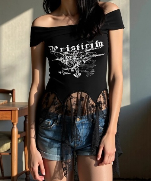 .KOM（ドットコム）の「A'GEM/9 × .kom 『.KOM/ドットケーオーエム』レースドッキンググラフィックTシャツ（Tシャツ/カットソー・レディース・ホワイト/ブラック・FREE）」の7枚目の写真
