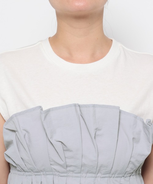 mysty woman(ミスティウーマン)の「ギャザービスチェツキフレンチスリーブ 581418(Tシャツ/カットソー・レディース・ブラック/ライトグレー/ブラウン・FREE)」の5枚目の写真