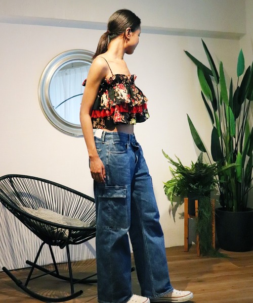 moyan ecri(モヤン エクリ)の「<moyan ecri>アフリカファブリック使用フリルキャミVorume frill multiway cami Bustier(キャミソール・レディース・ブラック/ブルー/オレンジ・FREE)」の8枚目の写真