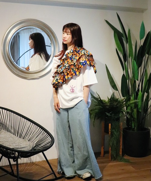 moyan ecri(モヤン エクリ)の「<moyan ecri>アフリカファブリック使用フリルキャミVorume frill multiway cami Bustier(キャミソール・レディース・ブラック/ブルー/オレンジ・FREE)」の13枚目の写真